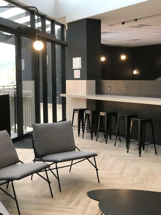Naalt Hotel Joinville 4*,
